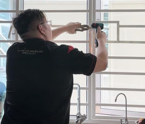 locksmith open lock